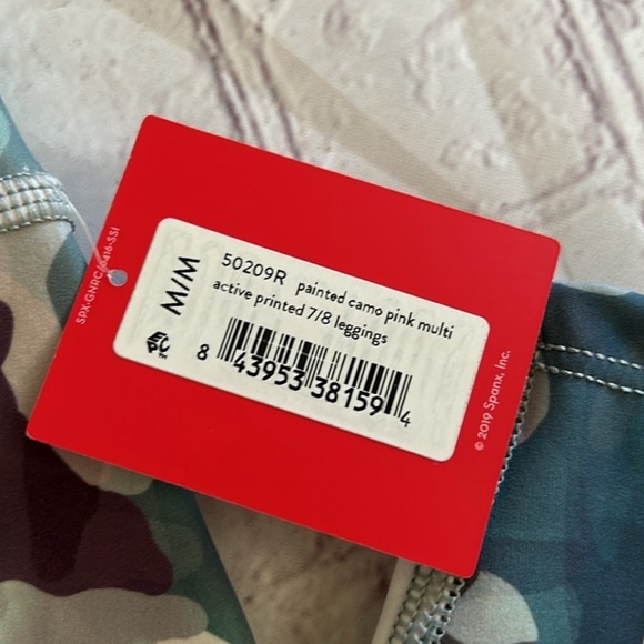 NWT Spanx Printed Camo Pink Multi Booty Boost 7/8 Leggings - Picture 5 of 7